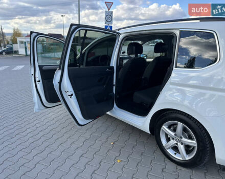 Белый Фольксваген Туран, объемом двигателя 1.6 л и пробегом 189 тыс. км за 15999 $, фото 18 на Automoto.ua