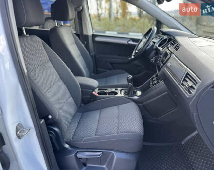 Белый Фольксваген Туран, объемом двигателя 1.6 л и пробегом 189 тыс. км за 15999 $, фото 39 на Automoto.ua