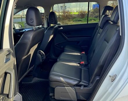 Білий Фольксваген Туран, об'ємом двигуна 2 л та пробігом 187 тис. км за 15500 $, фото 5 на Automoto.ua