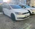 Белый Фольксваген Туран, объемом двигателя 2 л и пробегом 170 тыс. км за 17000 $, фото 1 на Automoto.ua