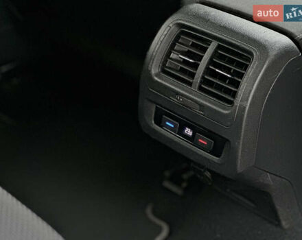 Белый Фольксваген Туран, объемом двигателя 1.6 л и пробегом 252 тыс. км за 14000 $, фото 54 на Automoto.ua