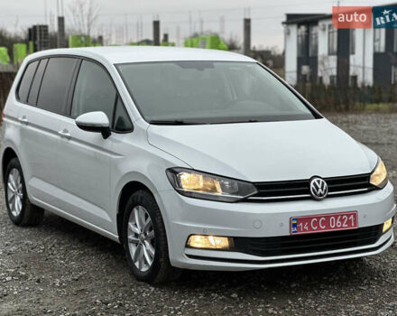 Белый Фольксваген Туран, объемом двигателя 1.6 л и пробегом 252 тыс. км за 14000 $, фото 2 на Automoto.ua