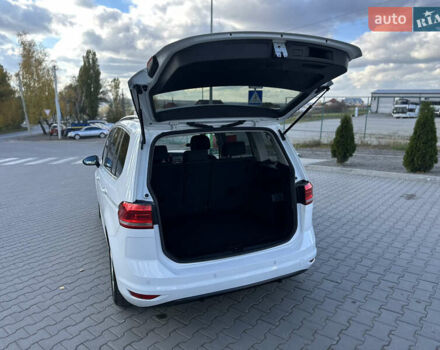 Фольксваген Туран 2017 у Хмельницькому на Automoto.ua Білий Фольксваген Туран, об'ємом двигуна 1.6 л та пробігом 189 тис. км за 15550 $, фото 53 на Automoto.ua