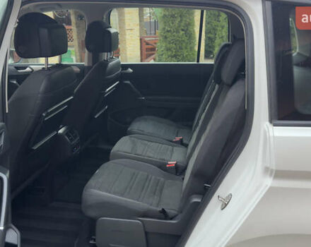 Белый Фольксваген Туран, объемом двигателя 1.97 л и пробегом 232 тыс. км за 16600 $, фото 41 на Automoto.ua