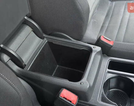 Белый Фольксваген Туран, объемом двигателя 1.97 л и пробегом 232 тыс. км за 16600 $, фото 63 на Automoto.ua