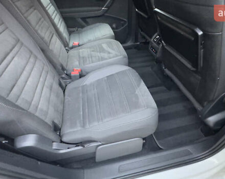 Белый Фольксваген Туран, объемом двигателя 1.97 л и пробегом 232 тыс. км за 16600 $, фото 50 на Automoto.ua