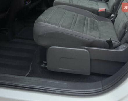 Белый Фольксваген Туран, объемом двигателя 1.97 л и пробегом 232 тыс. км за 16600 $, фото 42 на Automoto.ua