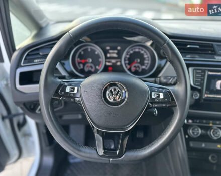 Фольксваген Туран 2017 у Хмельницькому на Automoto.ua Білий Фольксваген Туран, об'ємом двигуна 1.6 л та пробігом 189 тис. км за 15550 $, фото 31 на Automoto.ua
