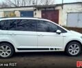 Білий Фольксваген Туран, об'ємом двигуна 2 л та пробігом 300 тис. км за 14600 $, фото 3 на Automoto.ua