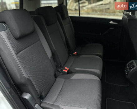 Белый Фольксваген Туран, объемом двигателя 1.6 л и пробегом 252 тыс. км за 14000 $, фото 52 на Automoto.ua