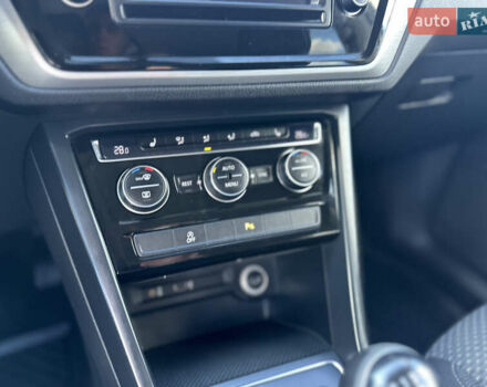 Фольксваген Туран 2017 у Хмельницькому на Automoto.ua Білий Фольксваген Туран, об'ємом двигуна 1.6 л та пробігом 189 тис. км за 15550 $, фото 25 на Automoto.ua