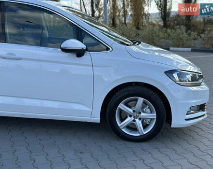Фольксваген Туран 2017 у Хмельницькому на Automoto.ua Білий Фольксваген Туран, об'ємом двигуна 1.6 л та пробігом 189 тис. км за 15550 $, фото 9 на Automoto.ua