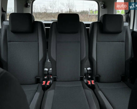 Белый Фольксваген Туран, объемом двигателя 1.6 л и пробегом 252 тыс. км за 14000 $, фото 80 на Automoto.ua