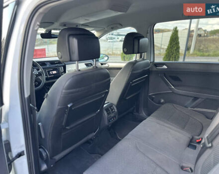 Белый Фольксваген Туран, объемом двигателя 1.6 л и пробегом 189 тыс. км за 15999 $, фото 44 на Automoto.ua