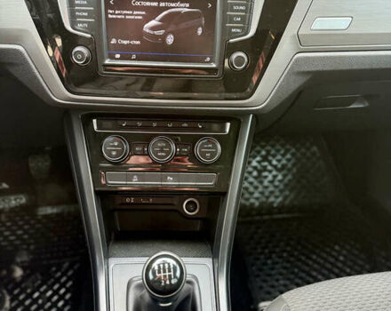 Білий Фольксваген Туран, об'ємом двигуна 1.6 л та пробігом 194 тис. км за 16400 $, фото 19 на Automoto.ua