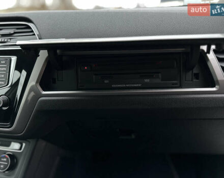 Белый Фольксваген Туран, объемом двигателя 1.6 л и пробегом 252 тыс. км за 14000 $, фото 44 на Automoto.ua