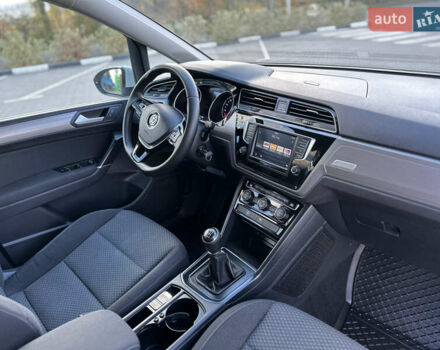 Фольксваген Туран 2017 у Хмельницькому на Automoto.ua Білий Фольксваген Туран, об'ємом двигуна 1.6 л та пробігом 189 тис. км за 15550 $, фото 41 на Automoto.ua