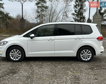 Белый Фольксваген Туран, объемом двигателя 1.6 л и пробегом 252 тыс. км за 14000 $, фото 4 на Automoto.ua
