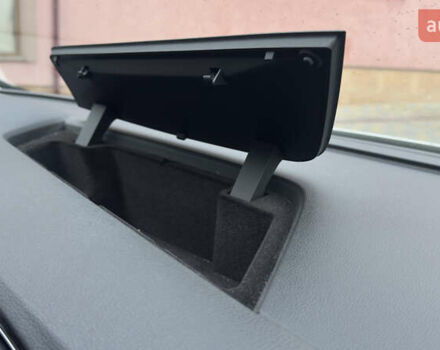 Белый Фольксваген Туран, объемом двигателя 1.97 л и пробегом 232 тыс. км за 16600 $, фото 69 на Automoto.ua