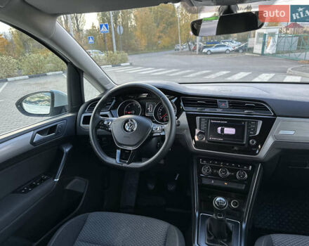 Белый Фольксваген Туран, объемом двигателя 1.6 л и пробегом 189 тыс. км за 15999 $, фото 21 на Automoto.ua