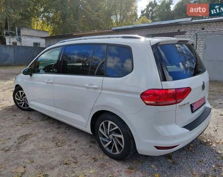 Белый Фольксваген Туран, объемом двигателя 1.6 л и пробегом 240 тыс. км за 16500 $, фото 6 на Automoto.ua