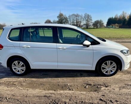 Белый Фольксваген Туран, объемом двигателя 1.6 л и пробегом 45 тыс. км за 8500 $, фото 5 на Automoto.ua