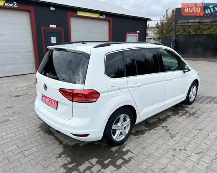 Белый Фольксваген Туран, объемом двигателя 1.97 л и пробегом 190 тыс. км за 18300 $, фото 5 на Automoto.ua