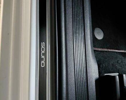 Белый Фольксваген Туран, объемом двигателя 1.6 л и пробегом 240 тыс. км за 16500 $, фото 16 на Automoto.ua