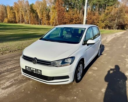 Белый Фольксваген Туран, объемом двигателя 1.6 л и пробегом 45 тыс. км за 8500 $, фото 1 на Automoto.ua