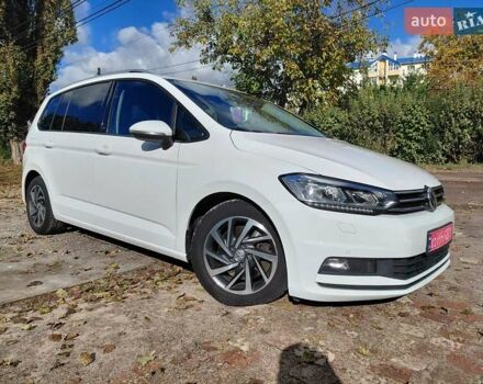Белый Фольксваген Туран, объемом двигателя 1.6 л и пробегом 240 тыс. км за 16500 $, фото 5 на Automoto.ua