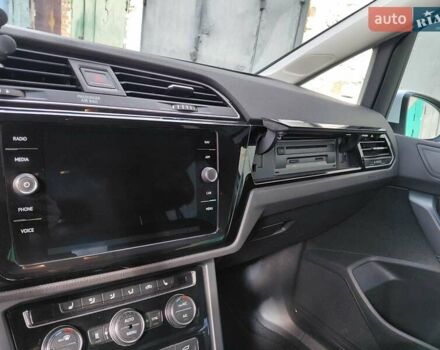 Белый Фольксваген Туран, объемом двигателя 1.6 л и пробегом 240 тыс. км за 16500 $, фото 13 на Automoto.ua