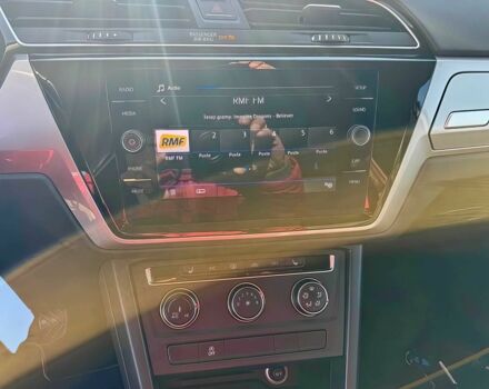 Белый Фольксваген Туран, объемом двигателя 1.6 л и пробегом 45 тыс. км за 8500 $, фото 7 на Automoto.ua