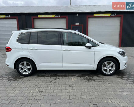 Белый Фольксваген Туран, объемом двигателя 1.97 л и пробегом 190 тыс. км за 18300 $, фото 4 на Automoto.ua