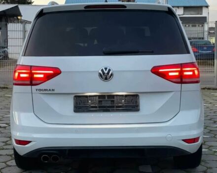 Белый Фольксваген Туран, объемом двигателя 2 л и пробегом 47 тыс. км за 7500 $, фото 5 на Automoto.ua