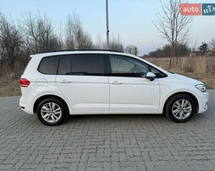 Белый Фольксваген Туран, объемом двигателя 1.6 л и пробегом 209 тыс. км за 17000 $, фото 16 на Automoto.ua