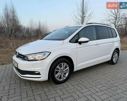 Белый Фольксваген Туран, объемом двигателя 1.6 л и пробегом 209 тыс. км за 17000 $, фото 5 на Automoto.ua