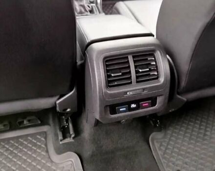 Білий Фольксваген Туран, об'ємом двигуна 2 л та пробігом 221 тис. км за 17500 $, фото 17 на Automoto.ua