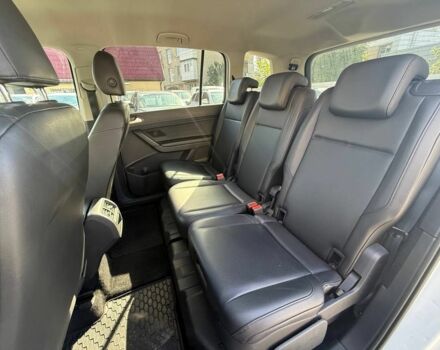 Белый Фольксваген Туран, объемом двигателя 2 л и пробегом 247 тыс. км за 16800 $, фото 5 на Automoto.ua