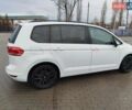 Білий Фольксваген Туран, об'ємом двигуна 2 л та пробігом 221 тис. км за 17500 $, фото 5 на Automoto.ua