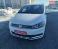 Білий Фольксваген Туран, об'ємом двигуна 2 л та пробігом 219 тис. км за 16200 $, фото 1 на Automoto.ua