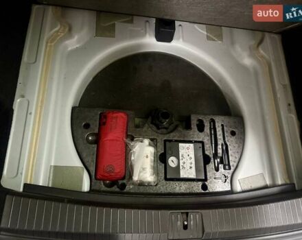 Белый Фольксваген Туран, объемом двигателя 1.6 л и пробегом 209 тыс. км за 17000 $, фото 25 на Automoto.ua