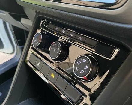 Белый Фольксваген Туран, объемом двигателя 1.6 л и пробегом 124 тыс. км за 17500 $, фото 29 на Automoto.ua