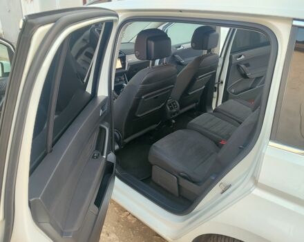 Белый Фольксваген Туран, объемом двигателя 2 л и пробегом 190 тыс. км за 19500 $, фото 5 на Automoto.ua