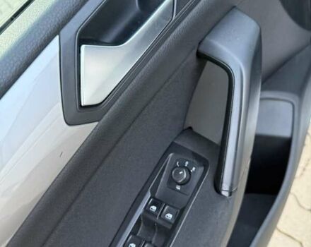 Белый Фольксваген Туран, объемом двигателя 1.6 л и пробегом 209 тыс. км за 17000 $, фото 17 на Automoto.ua