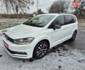 Белый Фольксваген Туран, объемом двигателя 1.6 л и пробегом 225 тыс. км за 17800 $, фото 1 на Automoto.ua