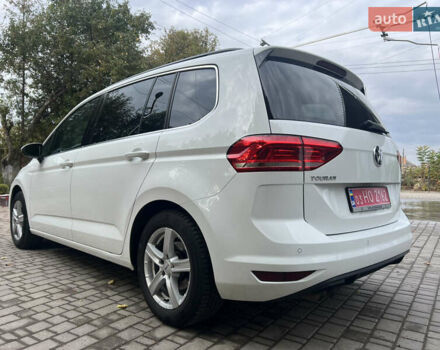 Белый Фольксваген Туран, объемом двигателя 1.97 л и пробегом 191 тыс. км за 17999 $, фото 1 на Automoto.ua
