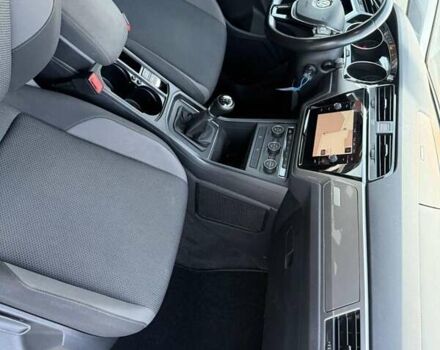 Белый Фольксваген Туран, объемом двигателя 1.6 л и пробегом 209 тыс. км за 17000 $, фото 10 на Automoto.ua