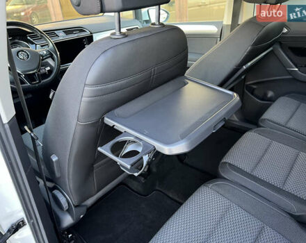 Белый Фольксваген Туран, объемом двигателя 2 л и пробегом 220 тыс. км за 18390 $, фото 55 на Automoto.ua