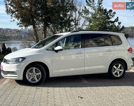 Белый Фольксваген Туран, объемом двигателя 2 л и пробегом 220 тыс. км за 17997 $, фото 13 на Automoto.ua