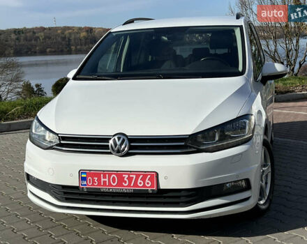 Белый Фольксваген Туран, объемом двигателя 2 л и пробегом 220 тыс. км за 17997 $, фото 3 на Automoto.ua